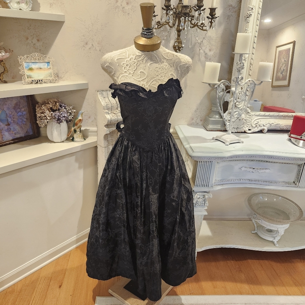 Gunne Sax Black Satin Brocade Vintage Prom Dress Small Gothic Jessica McClintock
